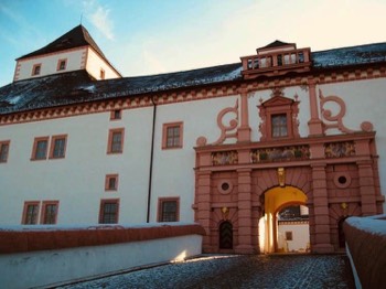 Retour vers l'enfance: entrée principale du château de chasse d'Augustusburg, Saxe.